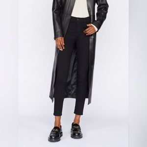 Frame Le High Skinny Jeans in black stretch denim